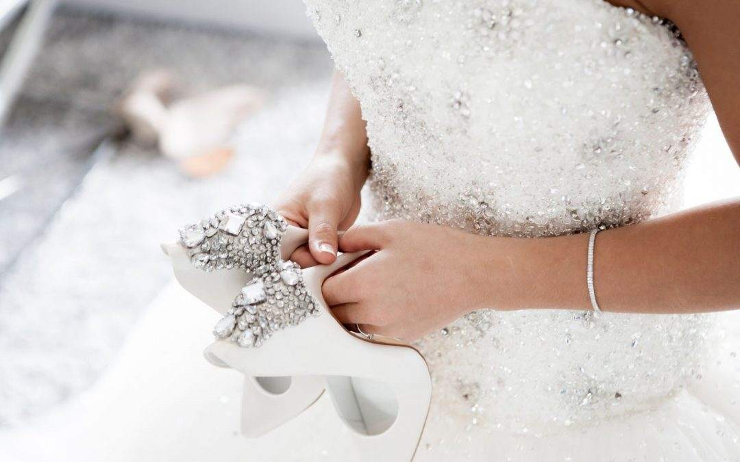 Adiar casamento? Sim. Cancelar? Não!